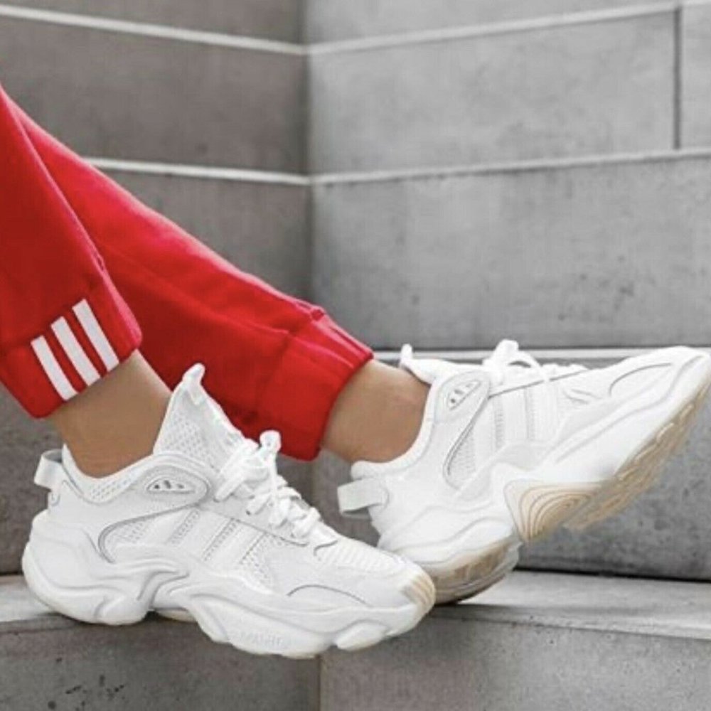 Adidas Originals Womens Size 10 White Magmur Shoes